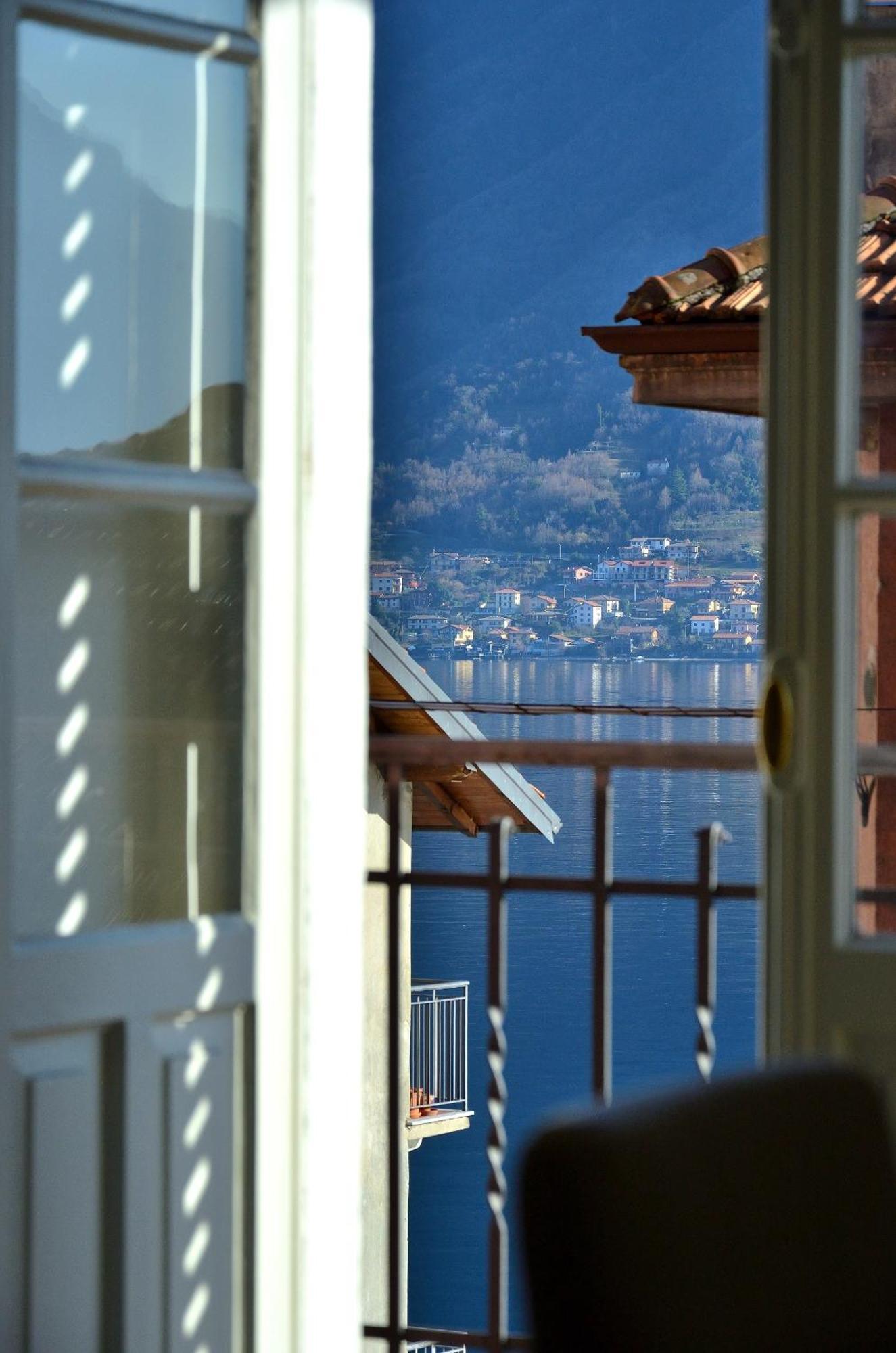The Romantic Village House - Apartments With Lake View Colonno Zewnętrze zdjęcie